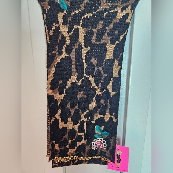 Betsy Johnson - sweater scarf, animal print, 72” - Picture 2 of 8